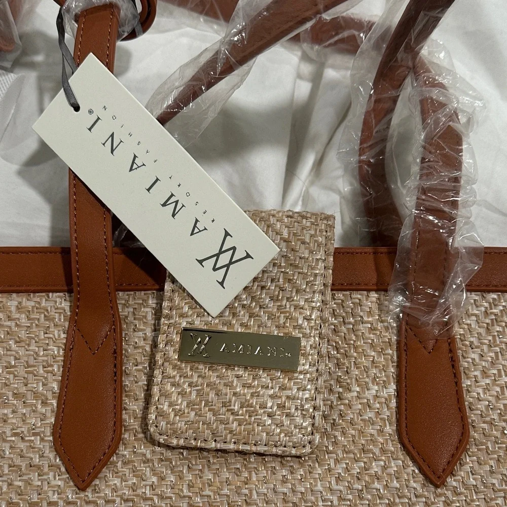 Wamiant Women's Brown and Tan Shoulder Bag